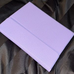 iPad Pro 11 in case with wireless keyboard